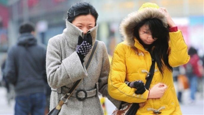 英语新闻搬运上海寒潮来临15