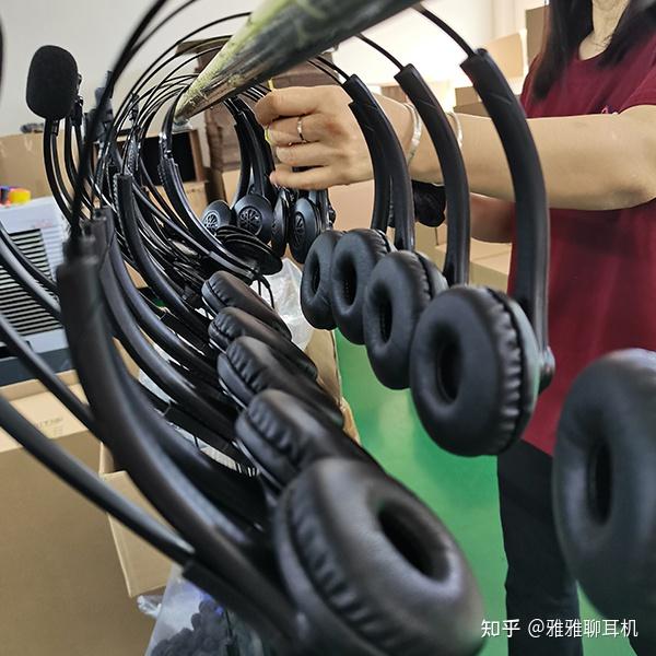 电话耳麦的蛋白皮耳罩和海绵耳罩哪个更耐用