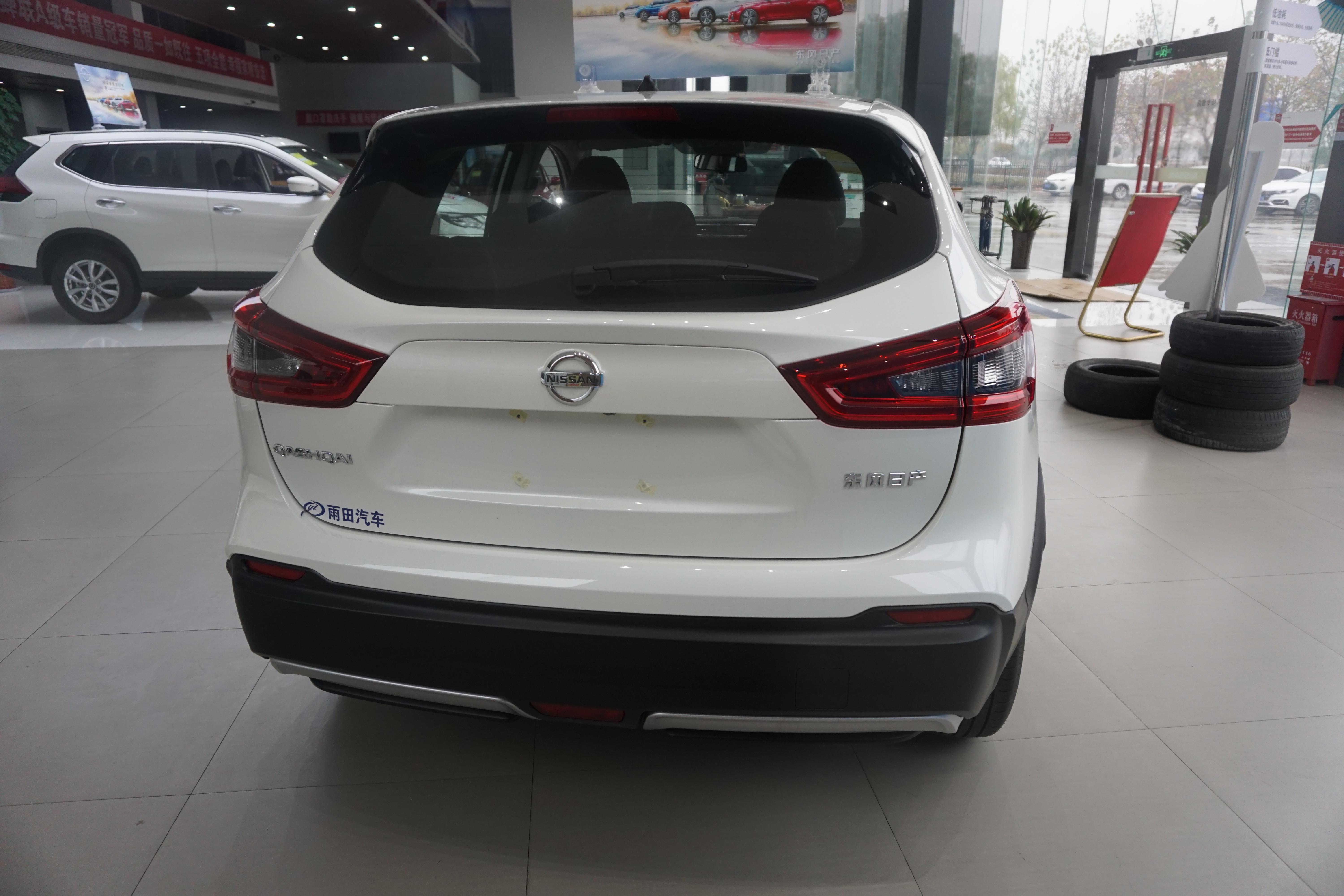 到店实拍2021款日产逍客!白色车身很洋气,配360度全景影像