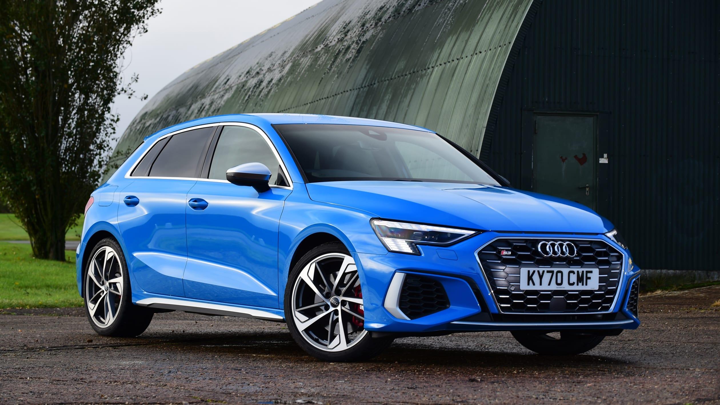 入门豪华小钢炮对决全新奥迪s3实拍图对比奔驰amga35