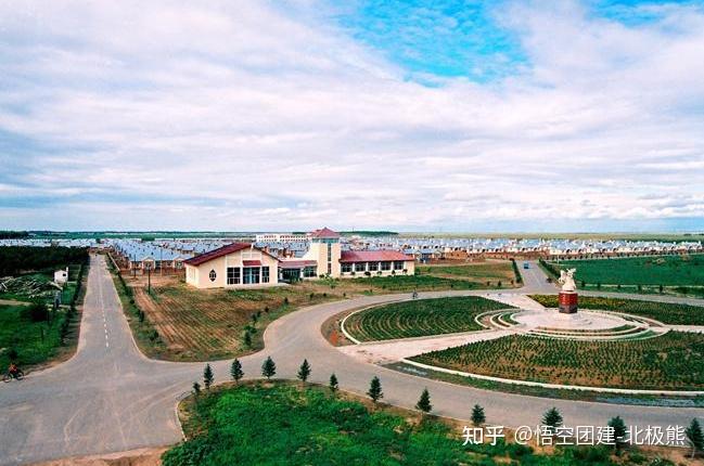 也是一座沿江展開的公園,是齊齊哈爾市第二大公園,國家aaa級景區