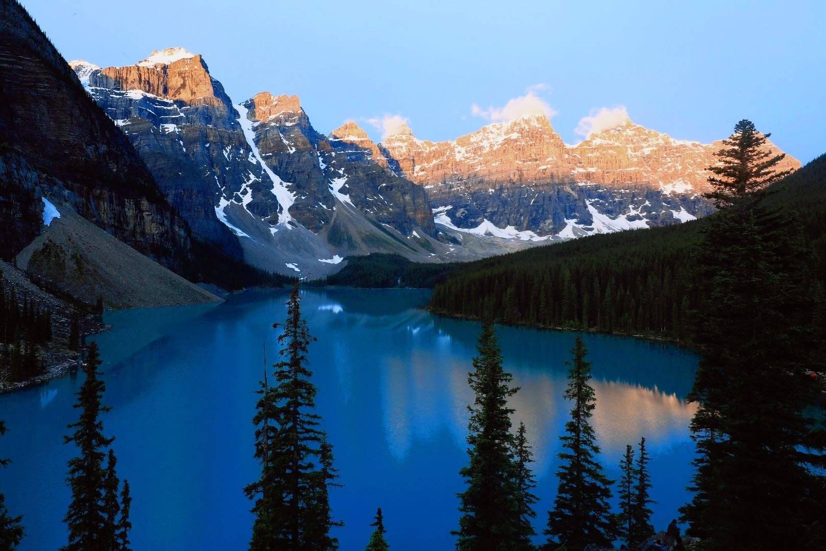 加拿大落基山脉之间的良辰美景