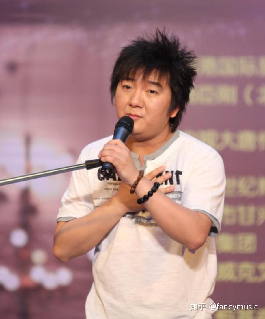 消失的“巨星”杨臣刚：靠歌赚了1.7亿到被骗千万，他经历了什么 - 知乎