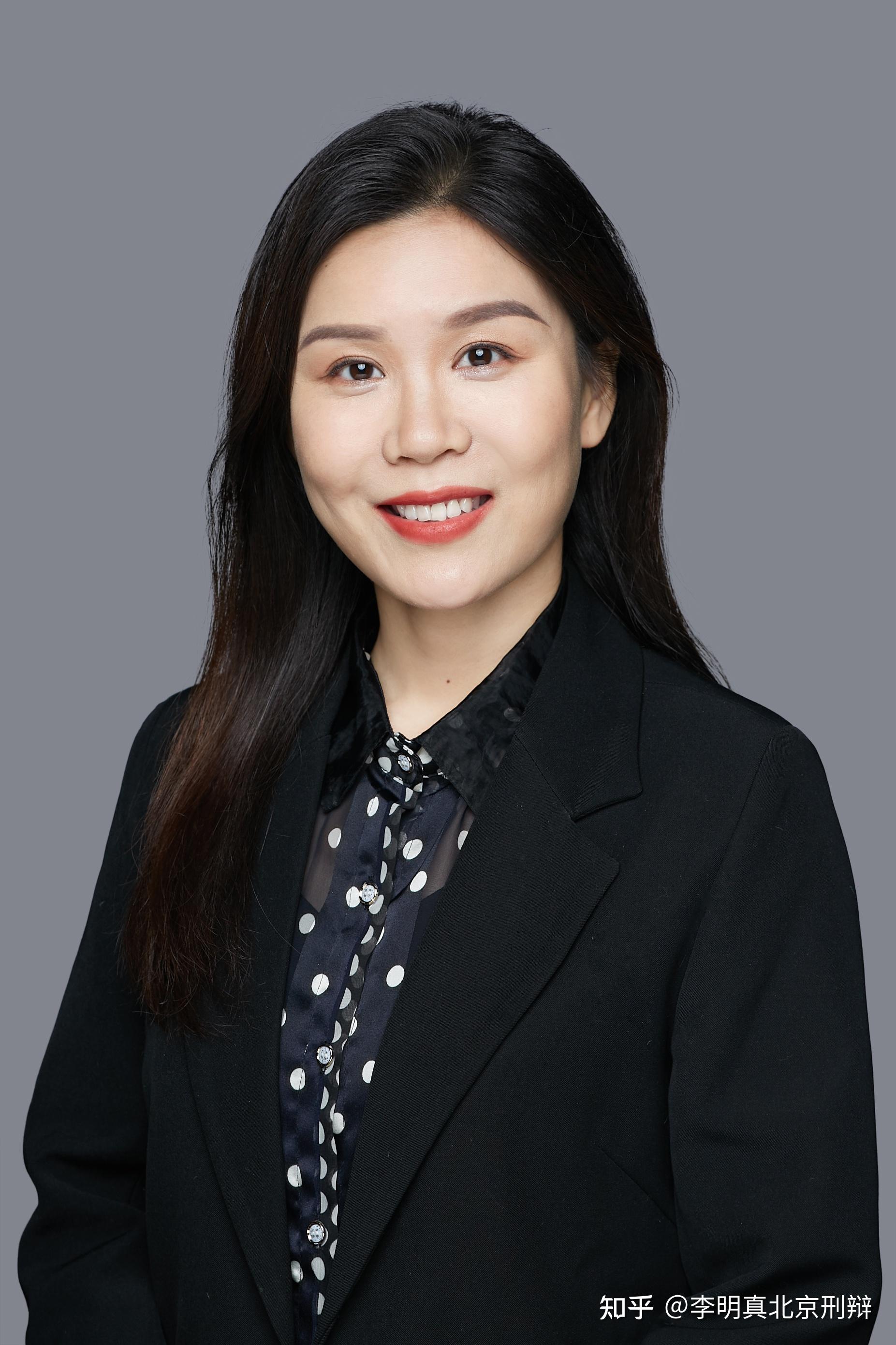 刑事辩护律师李明真刑事会见之铁门之内与铁门之外