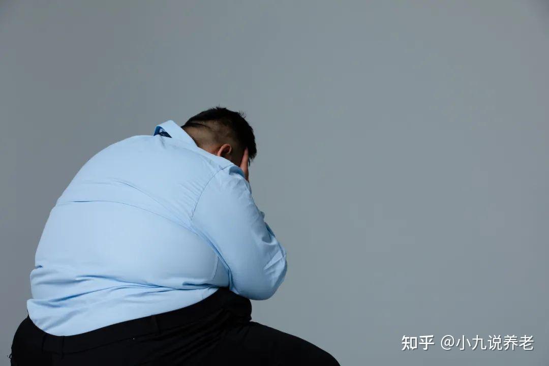 必须注意老年人肥胖症危害大伴有脑血管疾病和糖尿病