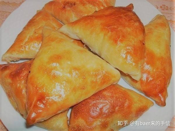 拉条子,揪面片,米肠子,面肺子,阿勒泰狗鱼,布尔津河鱼等当地特产乌伦