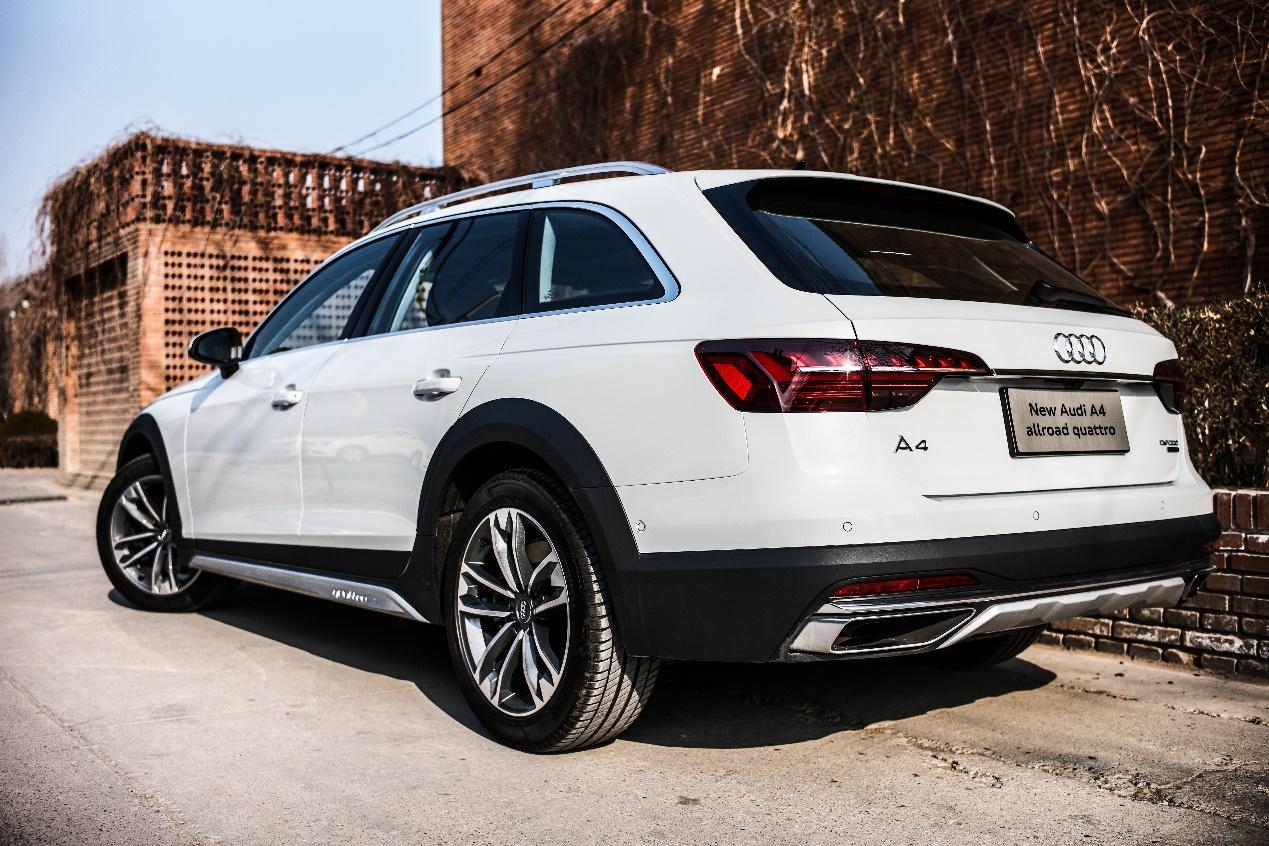 做个时尚户外达人试驾奥迪2021款a4allroad