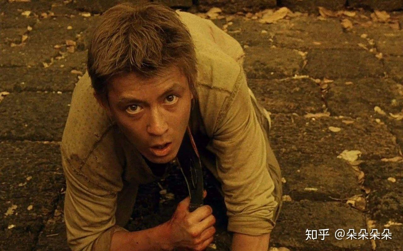 人 性电影的另一个男主,是李灿森演的警察阿伟.