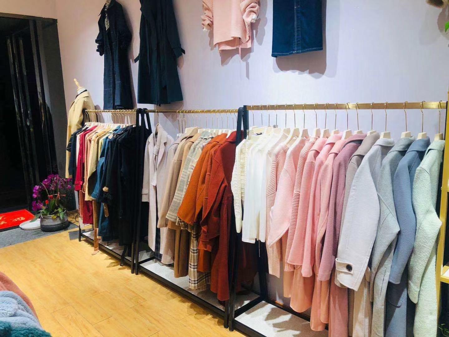 11&77|2020年实体服装店要怎么升级自己? - 知乎