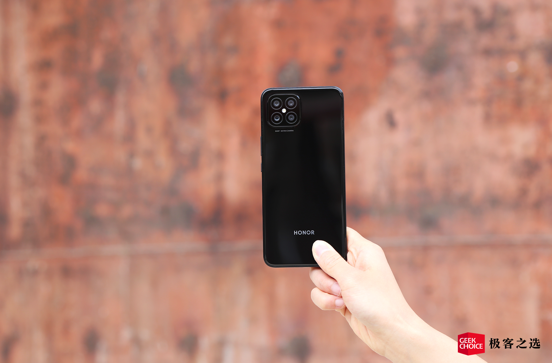 6.53 英寸 oled 水滴屏