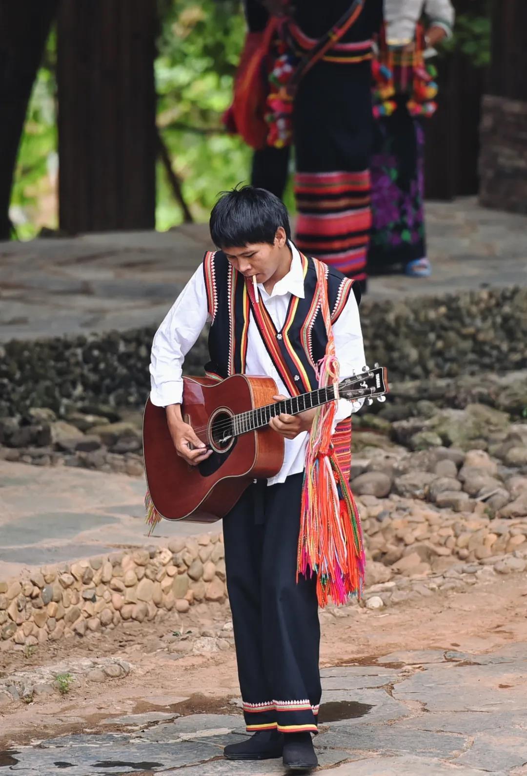 距离西双版纳140公里左右澜沧县是全国唯一的拉祜族自治县,老达保就