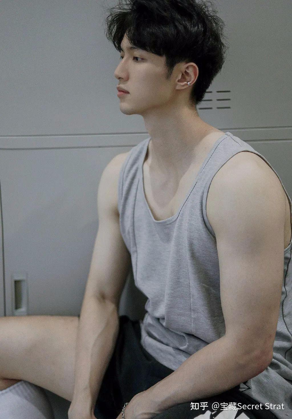 今天是一位95后的模特小哥@大谷guk