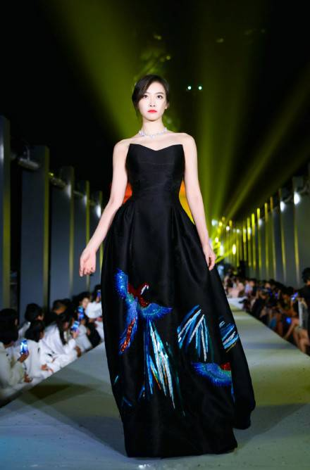 从fx队长到行走的种草机鬼知道宋茜经历了什么