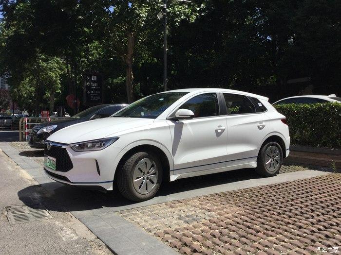 记录爱车比亚迪e2的第一次洗澡清清爽爽颜值闪亮