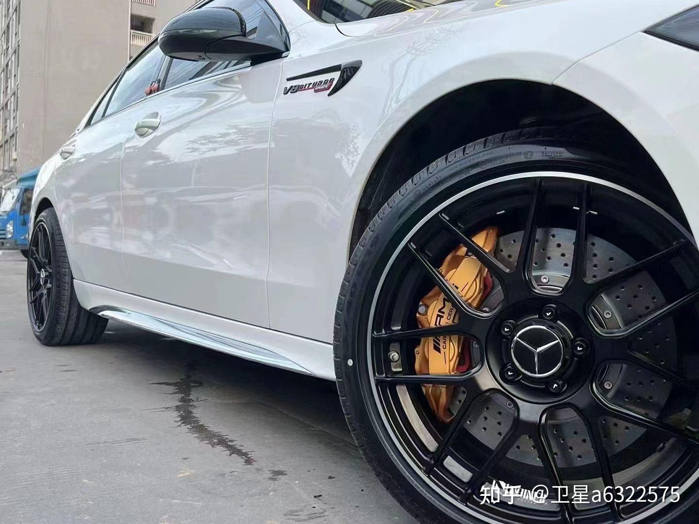 奔驰c260改装amg前6后4电子卡钳套装土豪金高端大气上档次