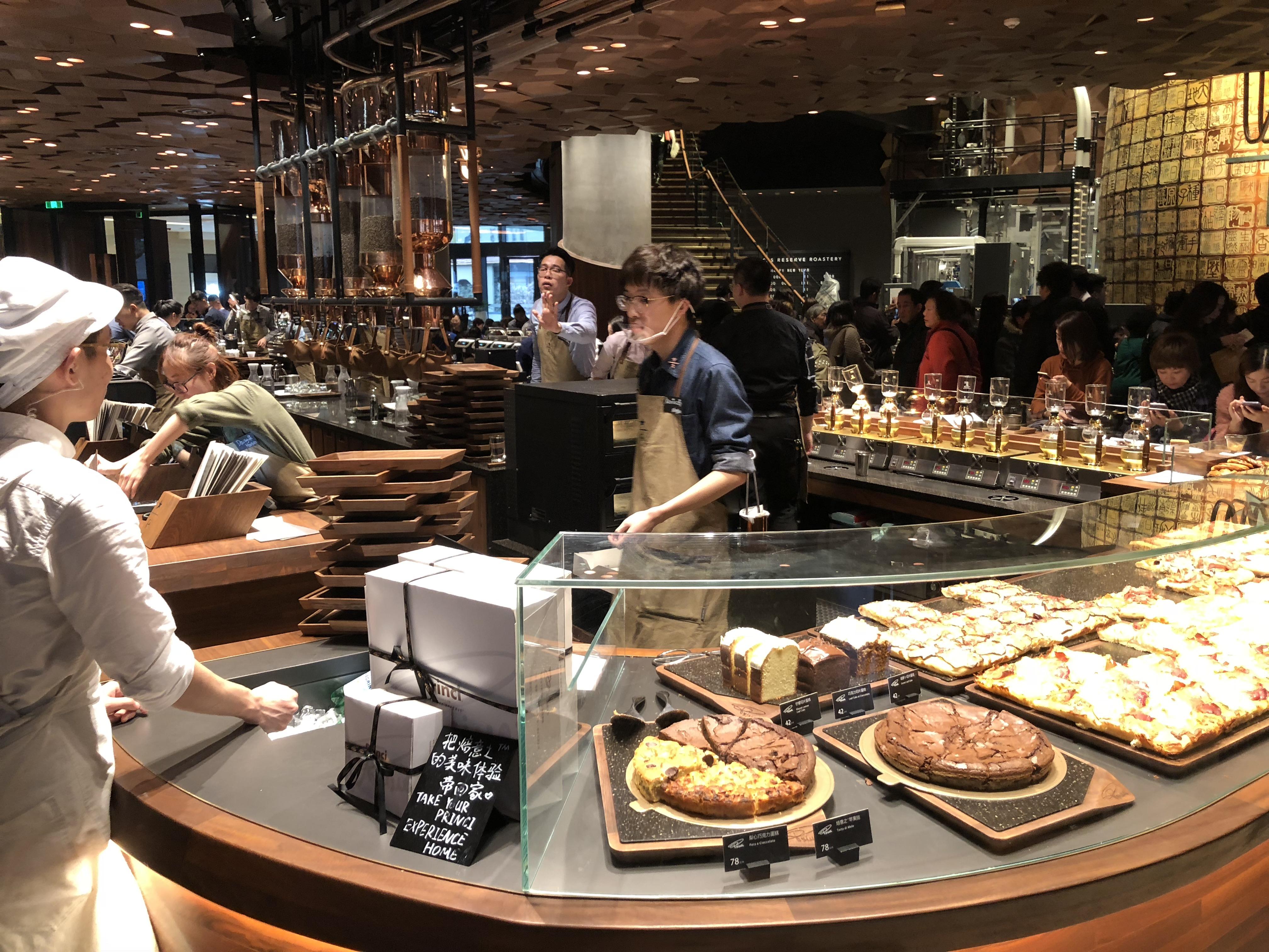 远方深海鲨鱼正围拢而来自家烘焙馆时代的结束