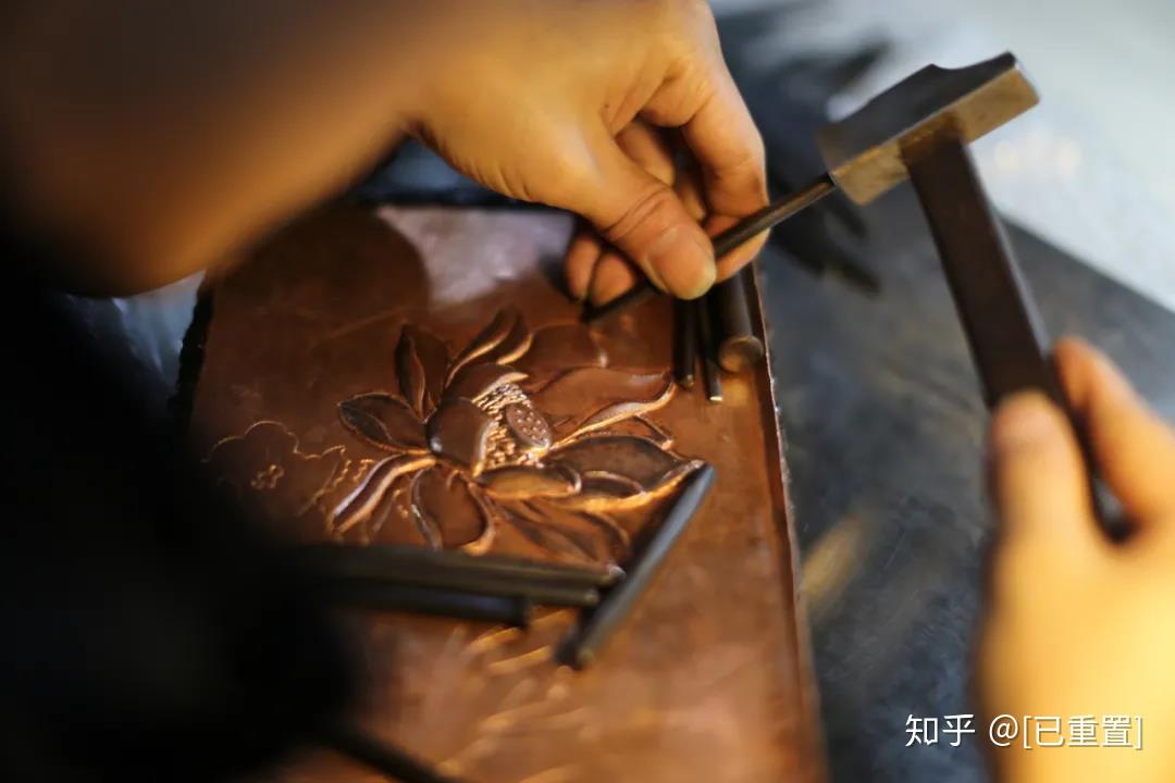 金属錾刻教程 | 精细到难以想象的金工手艺,延续了千年!