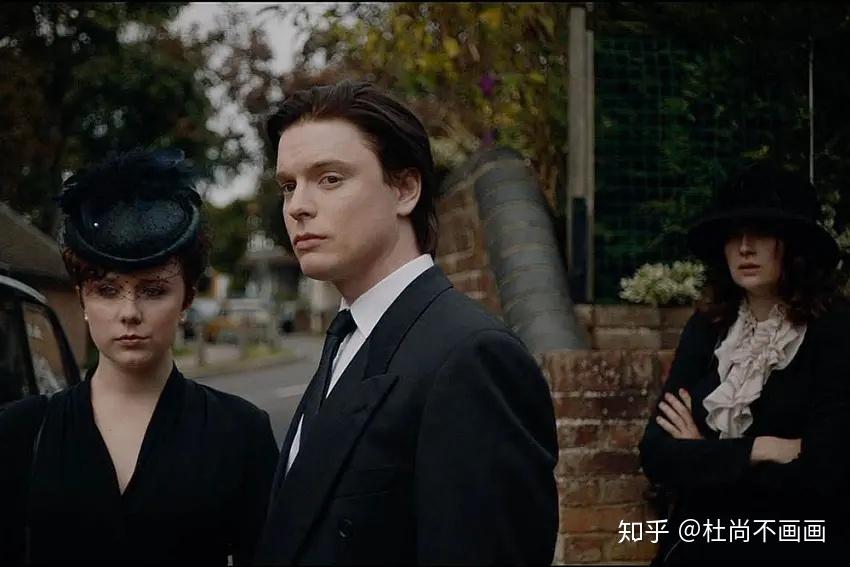 白屋农场谋杀案不幸的家庭各有各的不幸