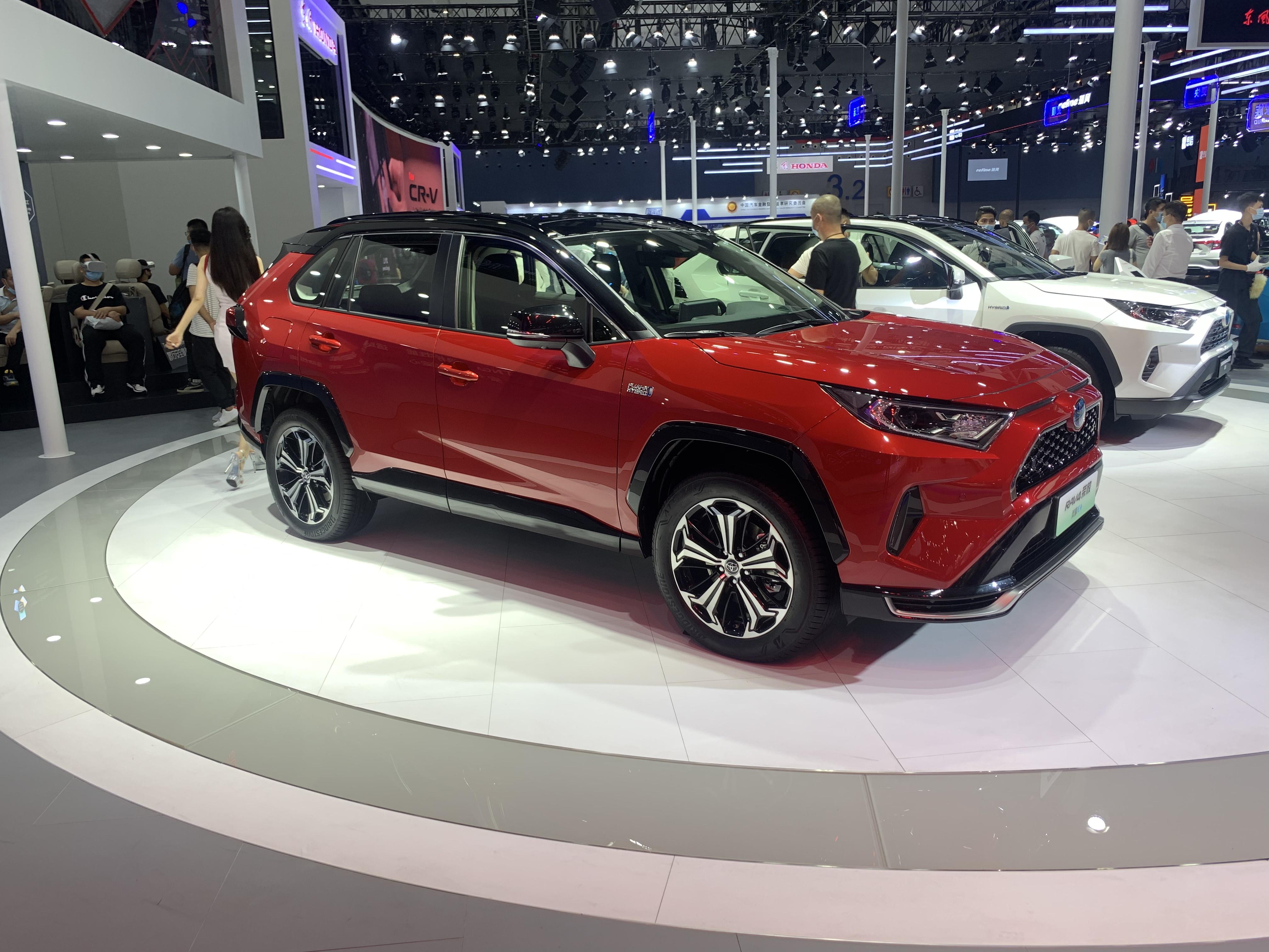 2020年广州车展丰田rav4荣放双擎e超高颜值