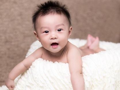 八个月宝宝视力发育标准 v2-ce07159e59df7532ded3c4c34a15c352_1440w.jpg?source=172ae18b