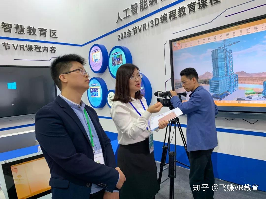 全球首个AI投资赛 v2-ce1c16d2adb03d5eba6dafbe28b7191f_r.jpg