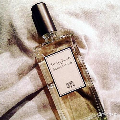 芦丹氏 白檀香之水 清凉静心不腻人的奶感檀香木香水