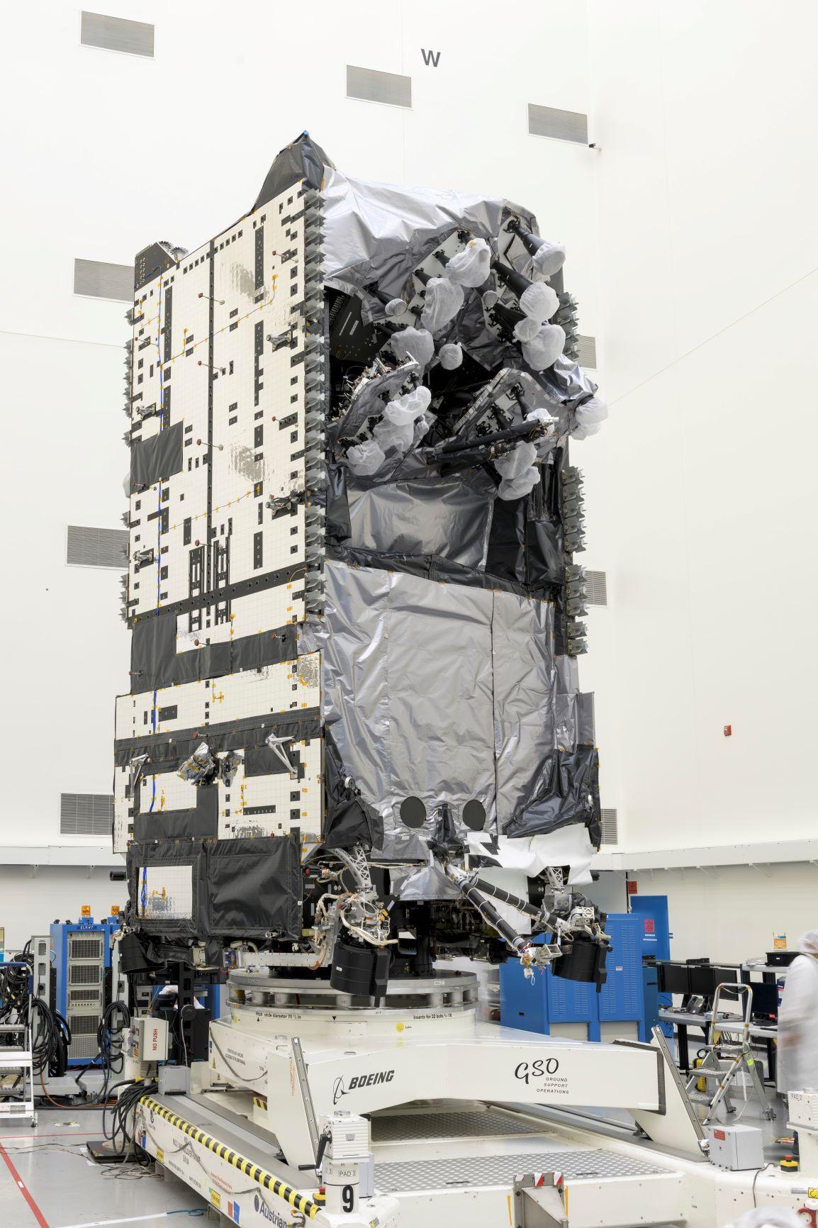 spacex拿手绝活:独一无二的海上平台回收火箭再度上演——当火箭升空