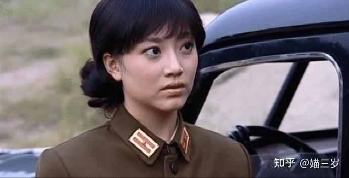 娇俏,骚气,还带着点玩味,好像刚才的抗拒,是贞洁烈女附体似的—小
