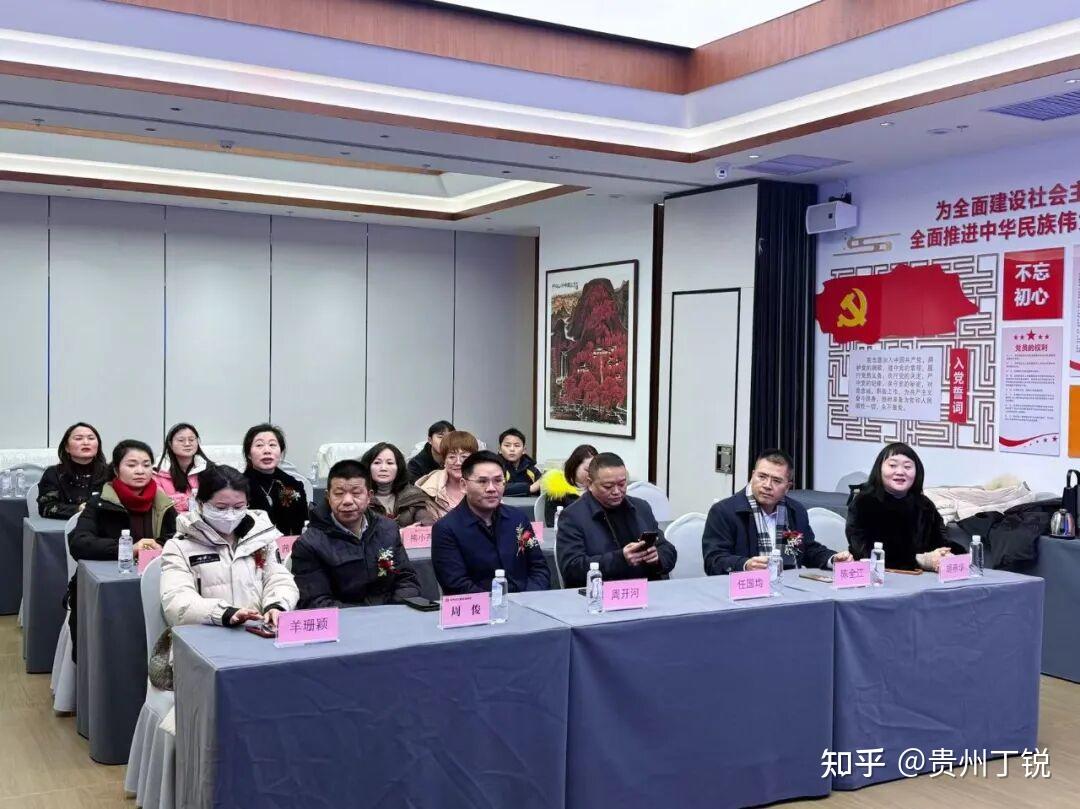 第五代木雕非遗传承人于杨青贵阳首收徒 非遗技艺薪火相传 - 知乎
