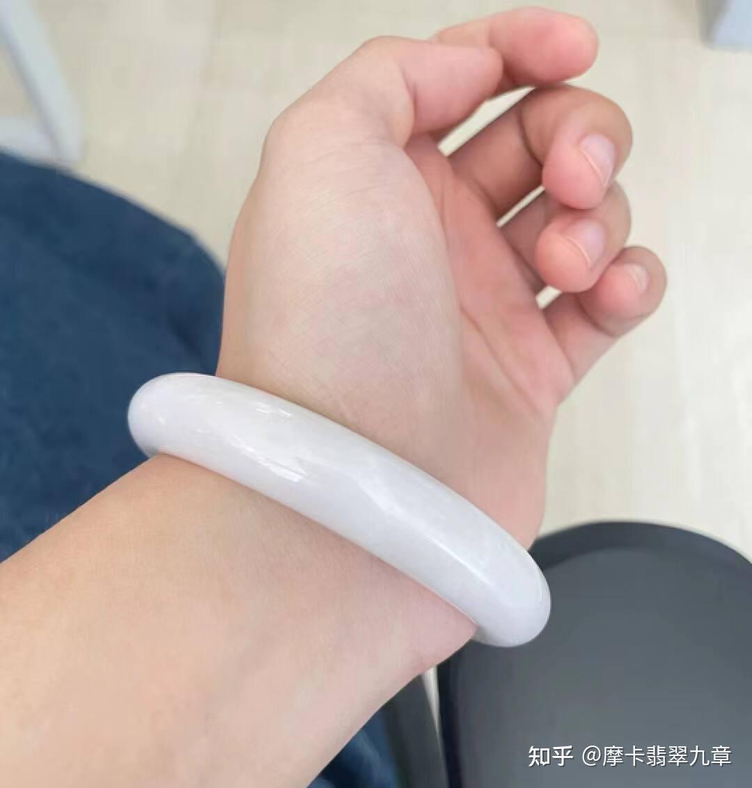 白色不透明的翡翠属于什么档次？ - 知乎
