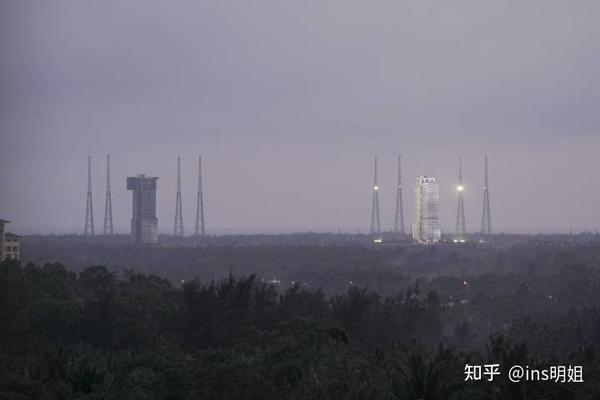 我国西昌发射基地发射通讯卫星_酒泉为什么作为发射基地_酒泉卫星发射基地