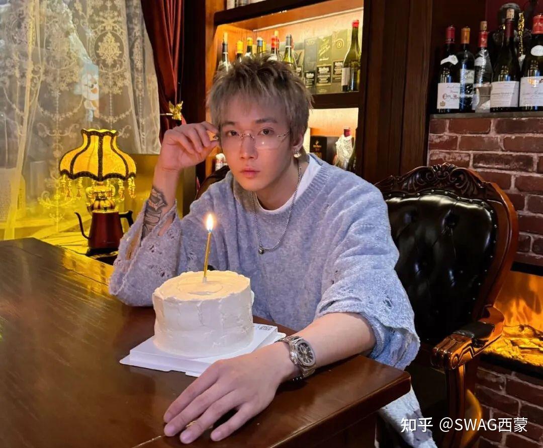 正是和马思唯,knowknow都有过合作的范丞丞.