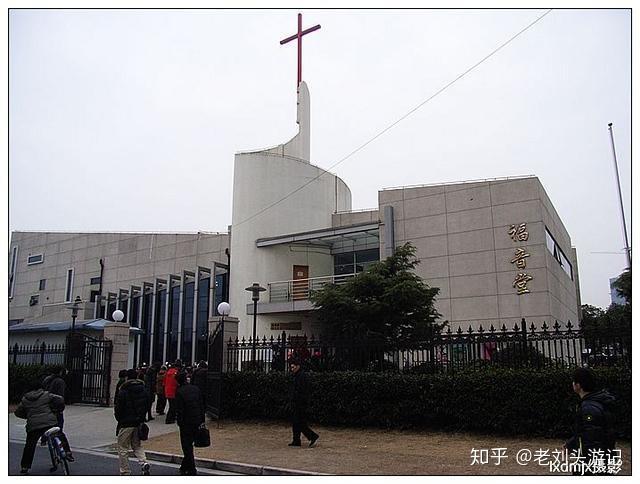 上海福音堂位于浦东新区浦电路449号,建于2004年圣诞