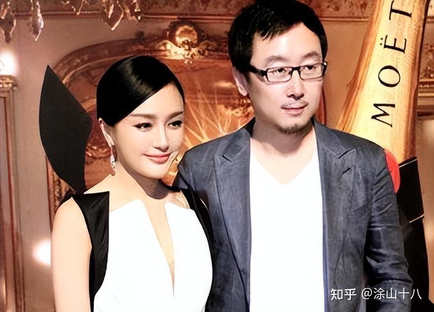 那时,两人的绯闻满天飞.对此,秦岚的态度是:完全是假的.