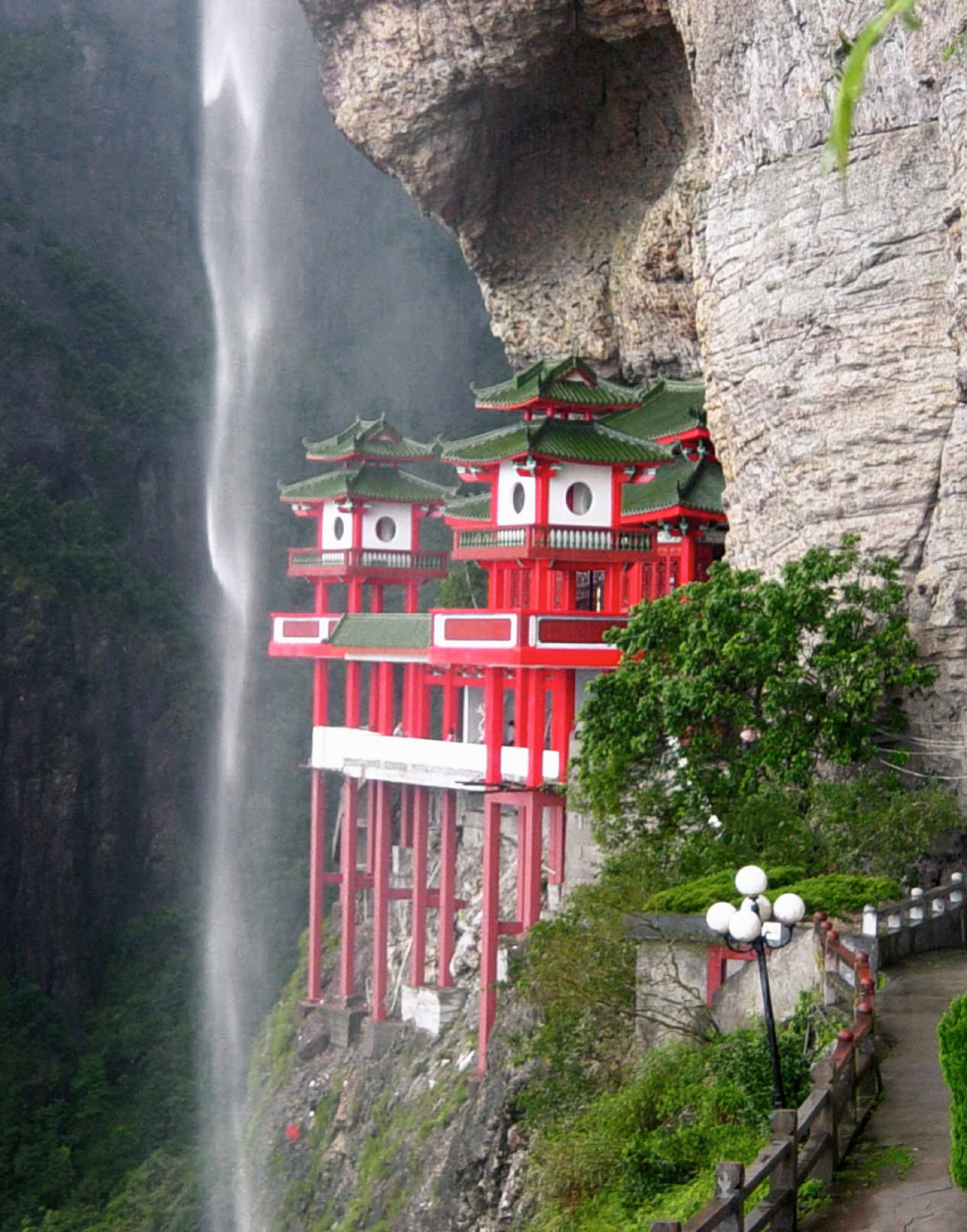 2,灵通山灵通寺