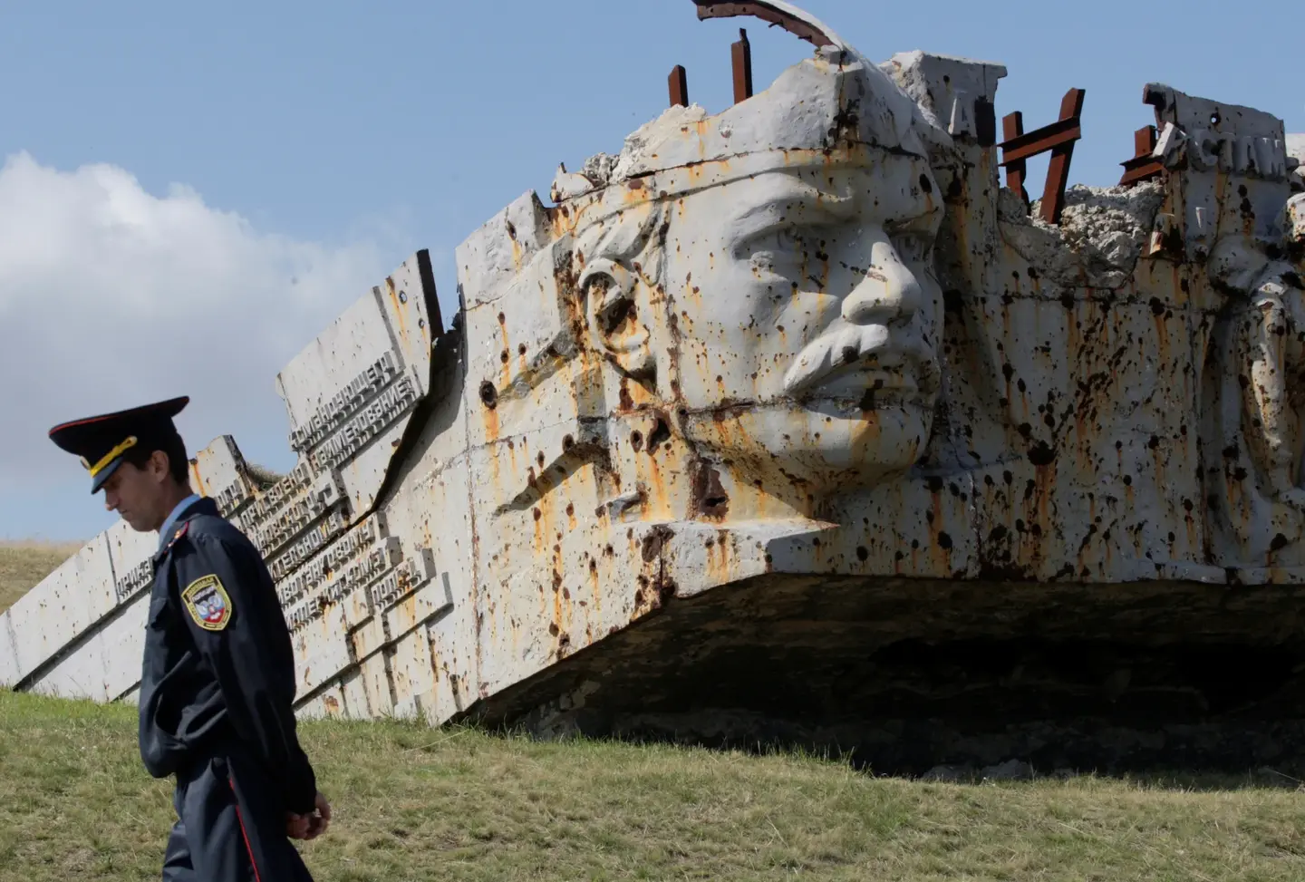 萨乌尔-莫吉拉被毁的纪念设施