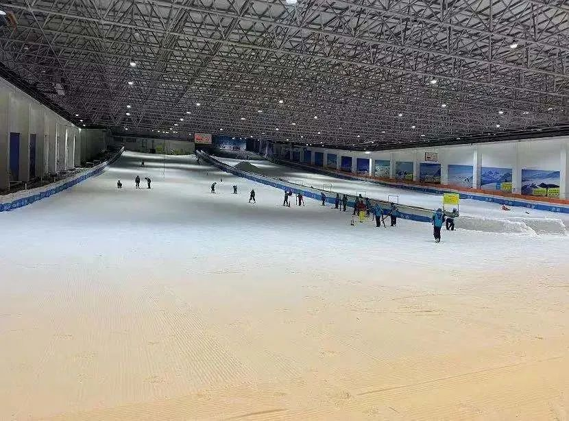 临平室内滑雪场图片