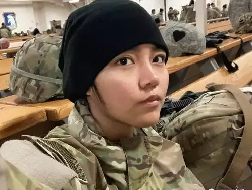 深圳女孩美国当兵美军新兵训练简单吗 知乎