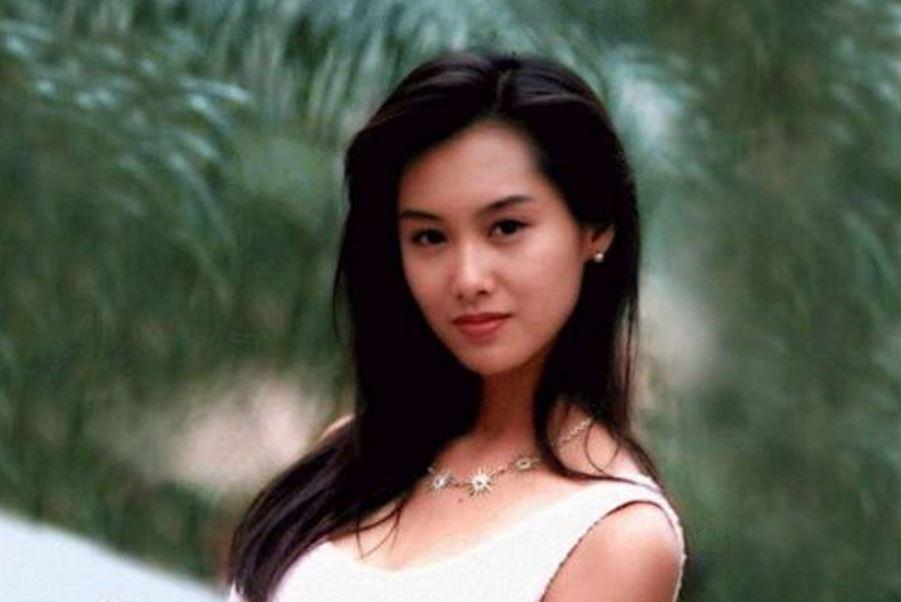周星驰感情生活之谜和这些女明星相爱总超不过3年