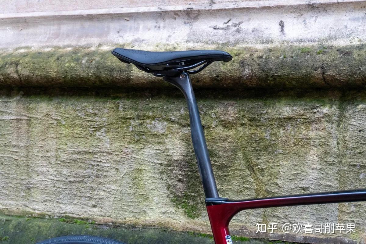 2024骑行指南678评论捷安特次顶级耐力公路自行车giantdefyadvanced