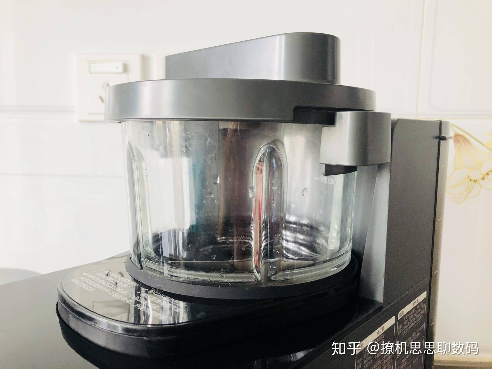 破壁机怎样操作打豆浆 v2-d028eef11e55cff9d89b9fcb05d7ec9b_r.jpg