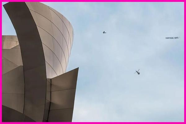 世嘉新游戏机 瑞克和莫蒂mv 艺术家拉横幅悼念george Floyd 知乎