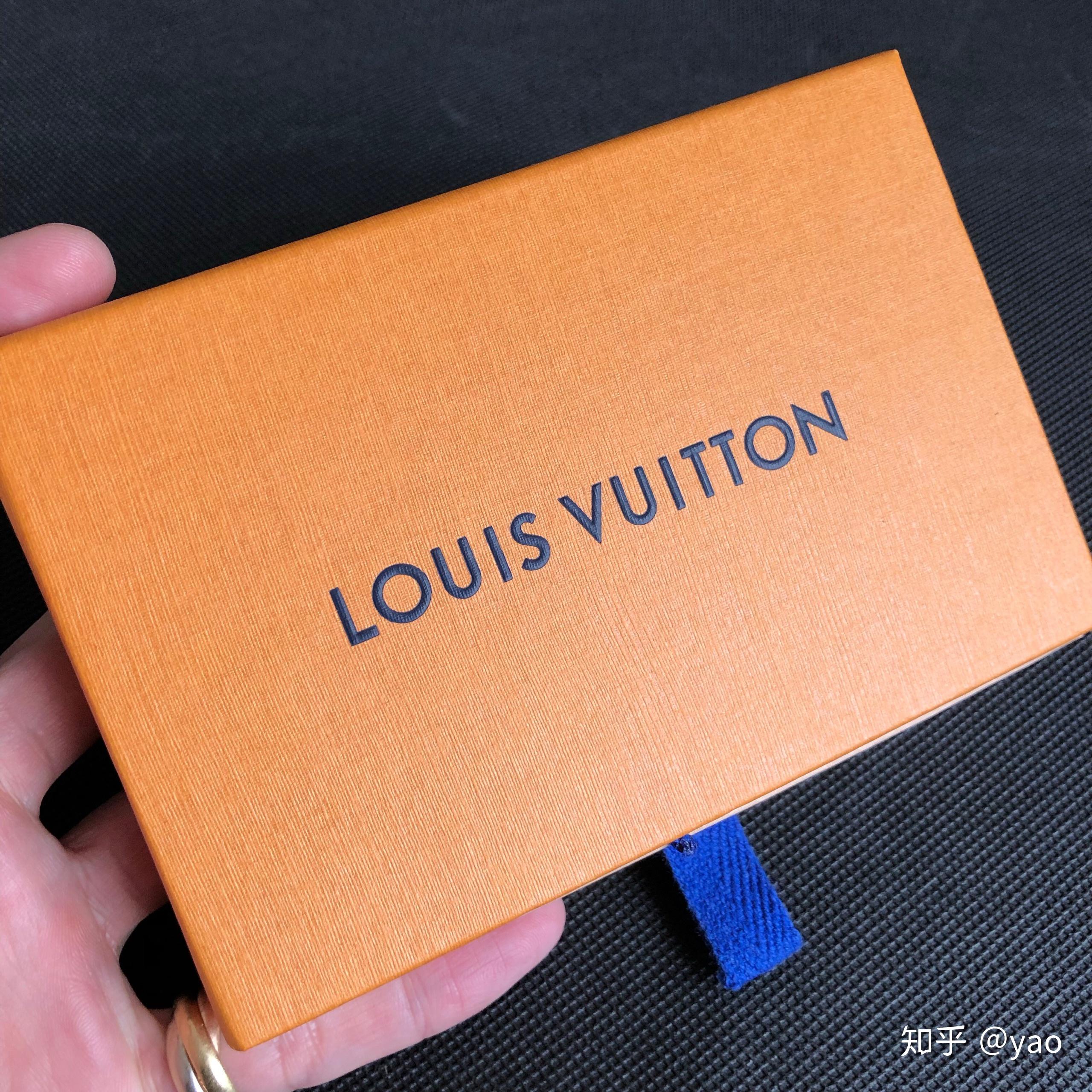 奢侈品皮手环系列哪家强宝格丽珐琅彩蛇头bv编织手环lvpull手环简单