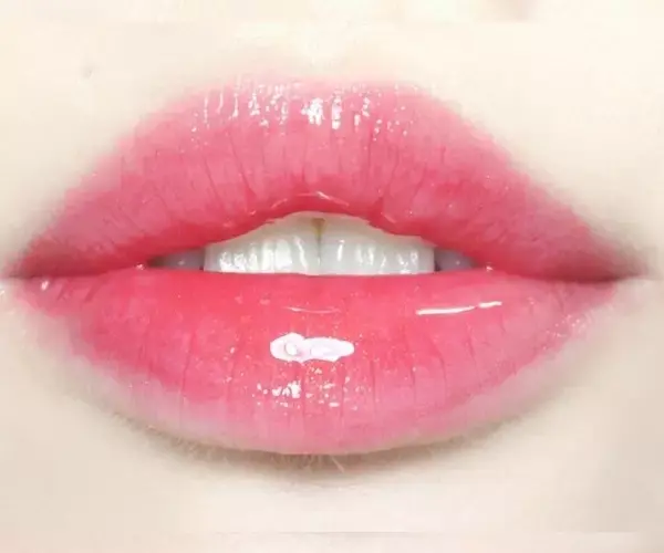 又到了咬嘴唇啃死皮的秋天谁说秋天就不能有水润唇