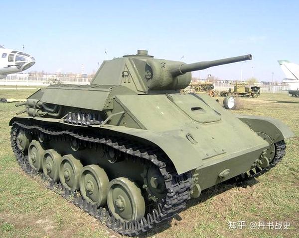 二战苏联轻型坦克t-70,除了轻之外就没什么优点了