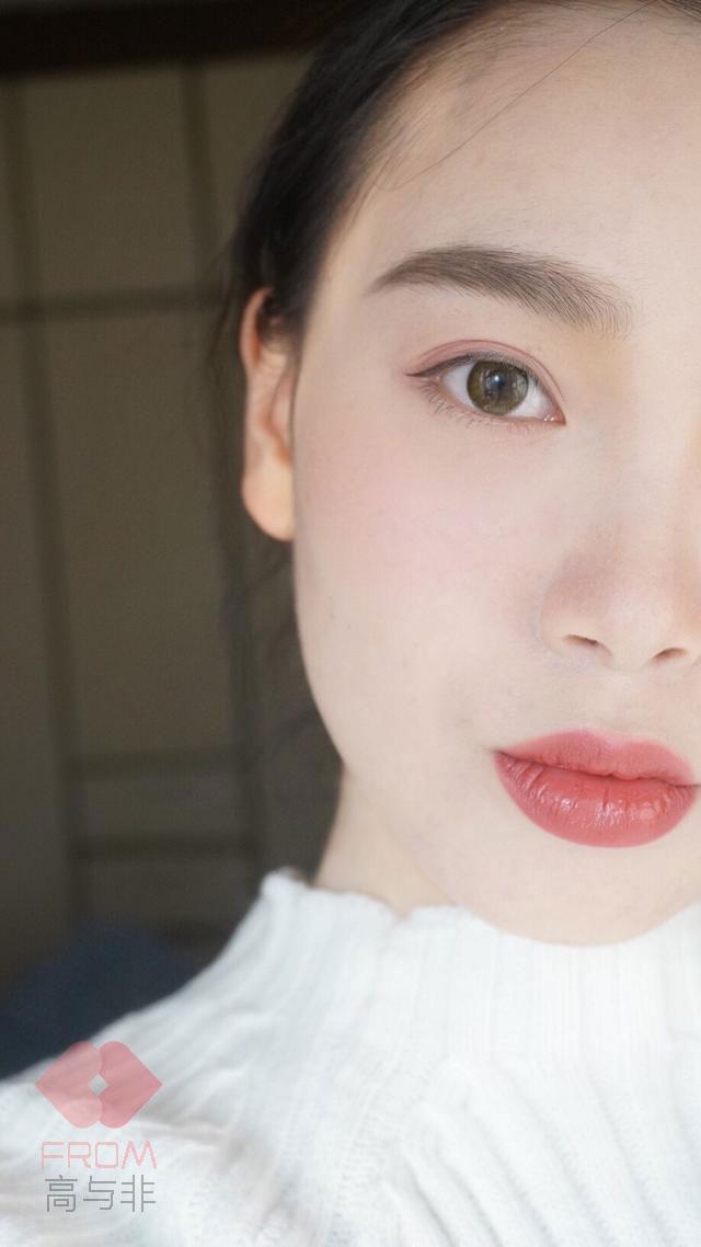 请问可以怎样变得成熟一点,希望可以从妆容,发