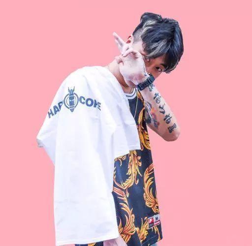 丁飞红花会真正的灵魂创始人影响了贝贝的第一代押韵狂魔