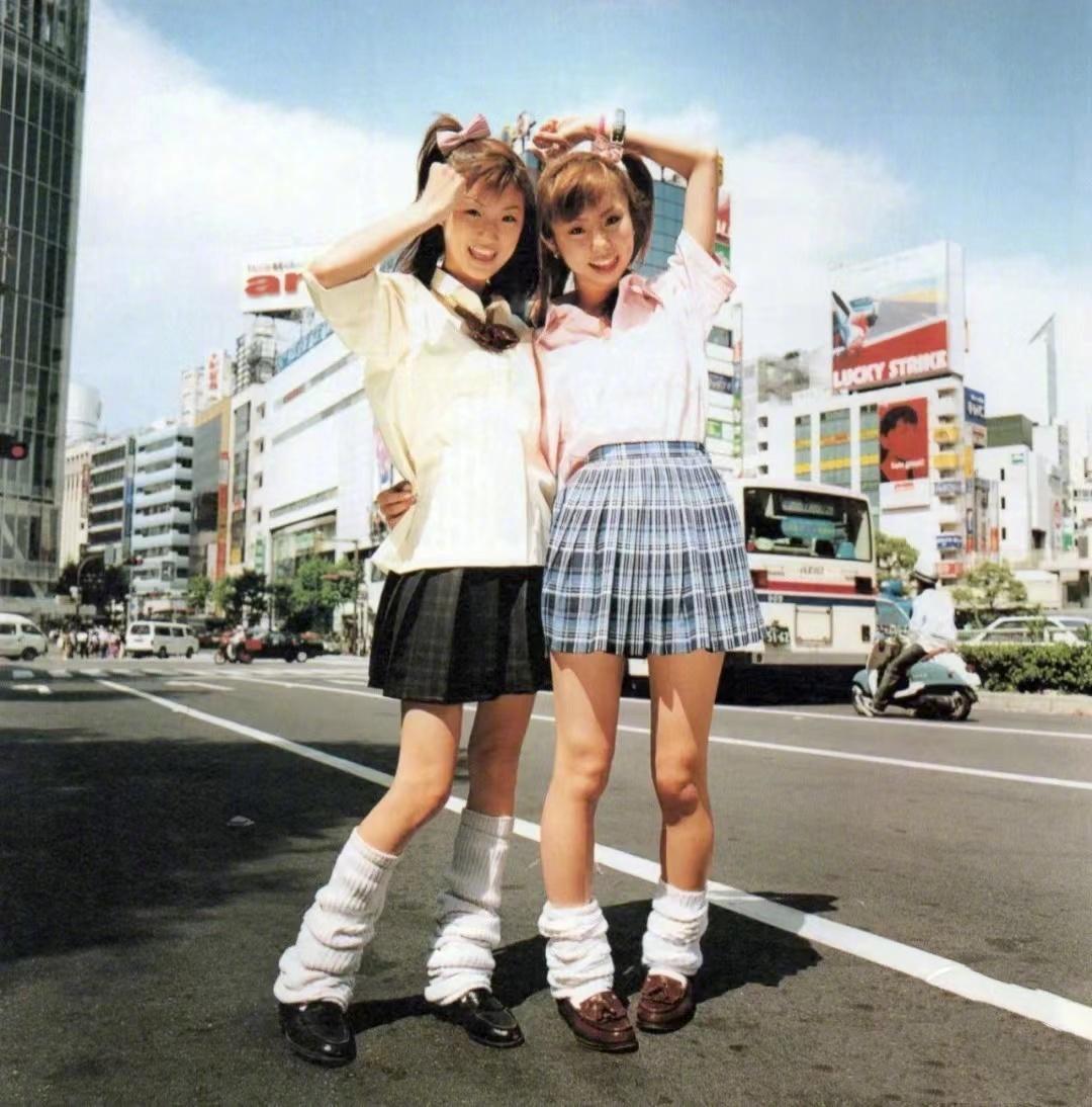 作为美式校园风和日系jk风必须单品,凹造型的同