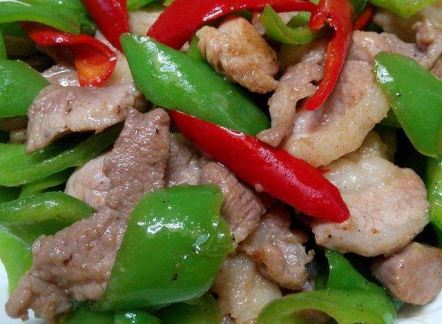 有许多人连最基本的炒猪肉都炒不好呢.