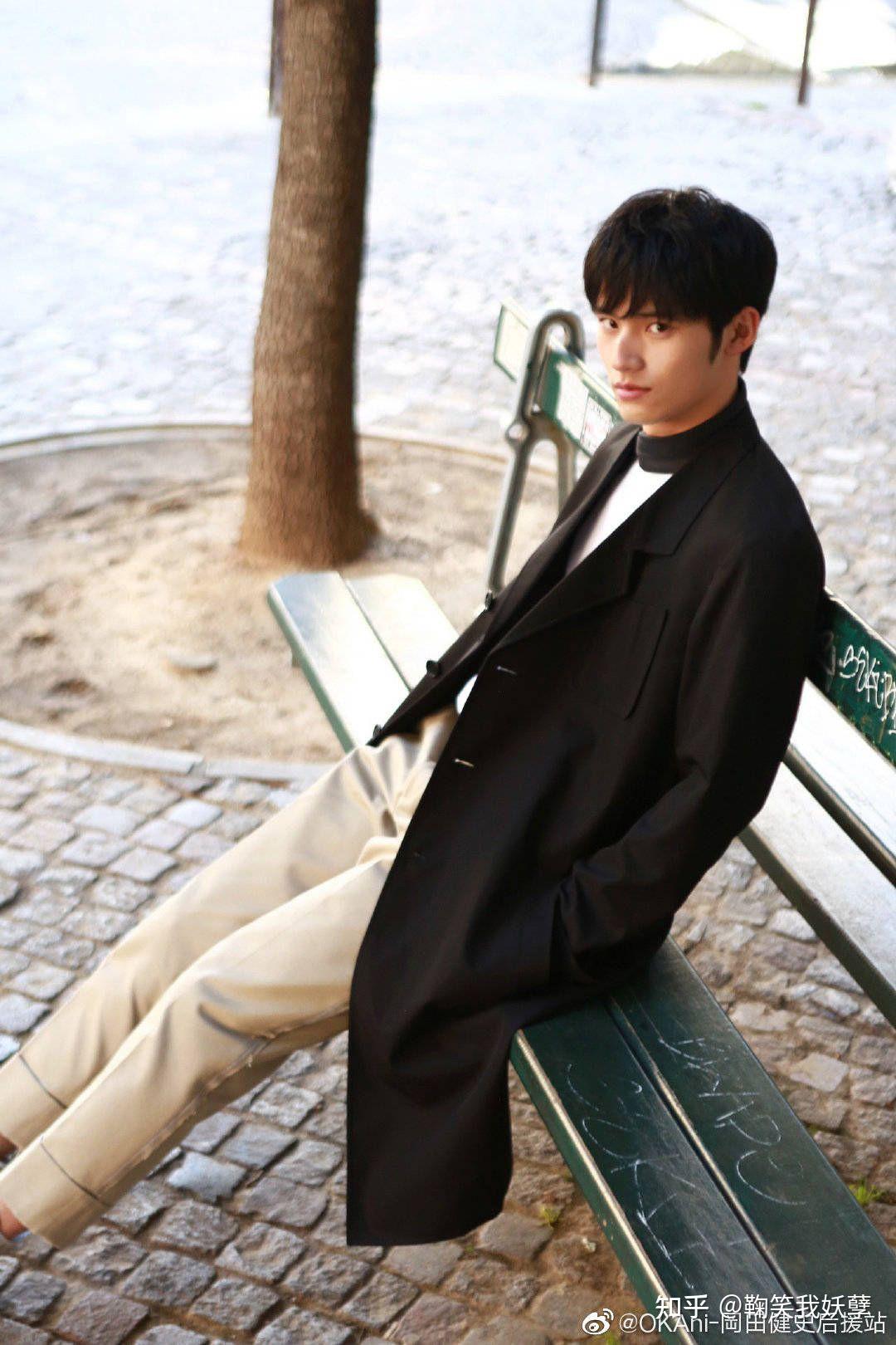 可以分享一下冈田健史的图片吗当壁纸的那种